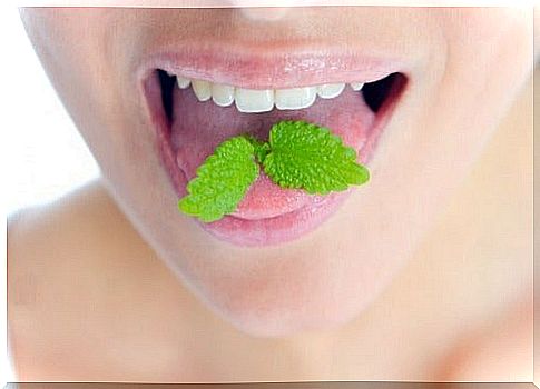 Peppermint against bad breath.