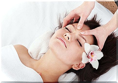 Lymphatic drainage massages for facial swelling