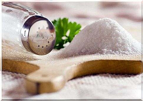 Reduce salt intake for facial swelling