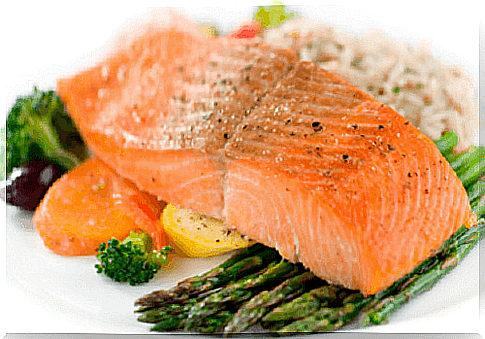 Salmon fillet with vegetables