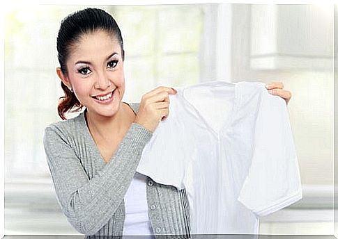 There are natural remedies to get rid of mold stains on clothes.