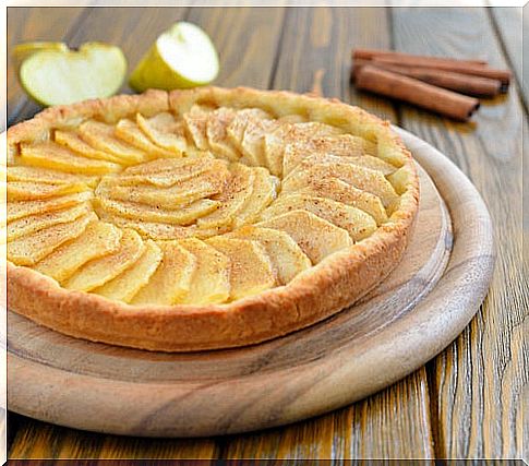 apple and cinnamon cake